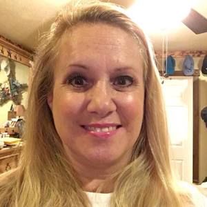 Meet your Posher, Deedee